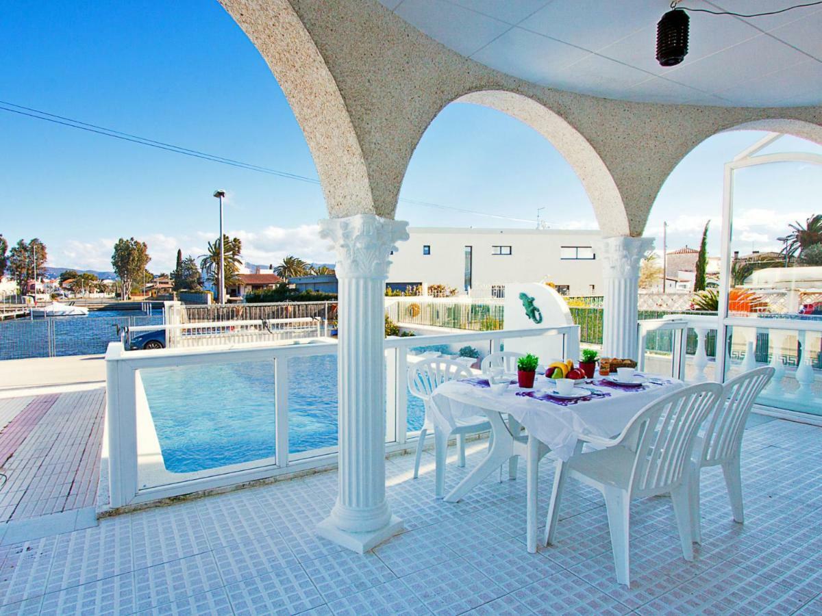 Holiday Home Requesens Canal Empuriabrava Exterior foto